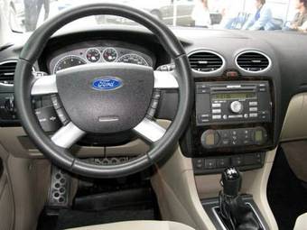 2006 Ford Focus Photos