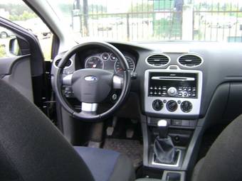 2006 Ford Focus Photos