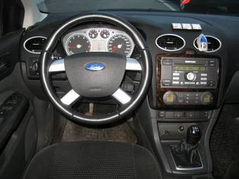 2006 Ford Focus Photos