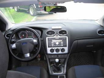 2006 Ford Focus Photos