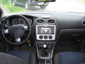 2006 Ford Focus Photos