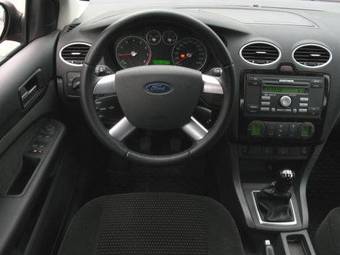 2006 Ford Focus Photos