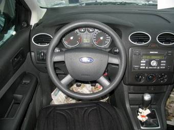 2007 Ford Focus Photos