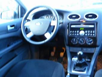 2007 Ford Focus Pictures