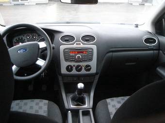 2007 Ford Focus Photos