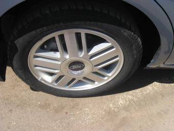 2007 Ford Focus Photos