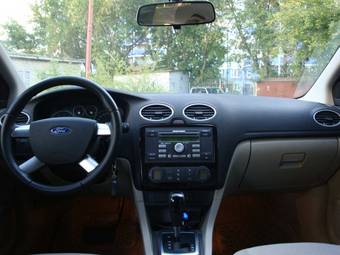 2007 Ford Focus Photos