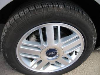 2008 Ford Focus Pictures