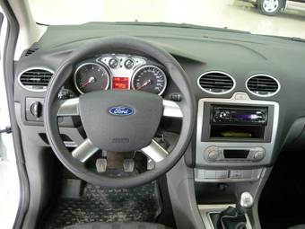 2008 Ford Focus Pictures