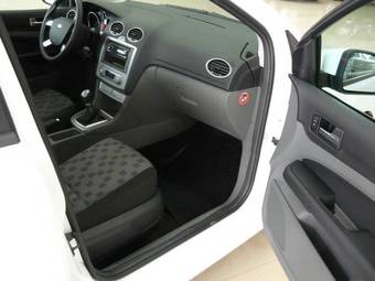 2008 Ford Focus Photos