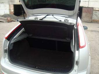 2008 Ford Focus Photos