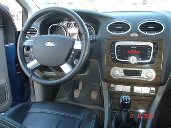 2008 Ford Focus Pictures