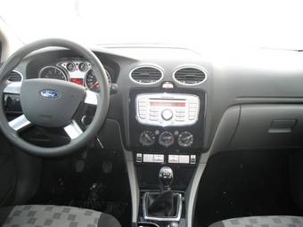 2008 Ford Focus Pictures