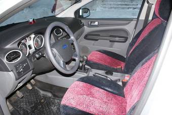 2008 Ford Focus Pictures