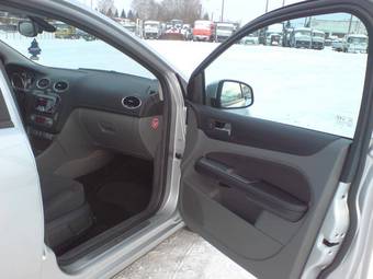 2008 Ford Focus Photos