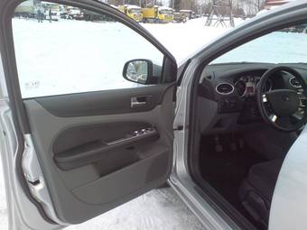 2008 Ford Focus Pictures