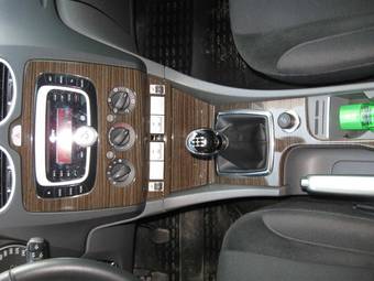 2008 Ford Focus Photos
