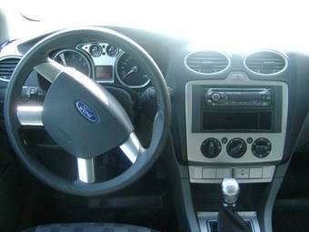 2008 Ford Focus Photos