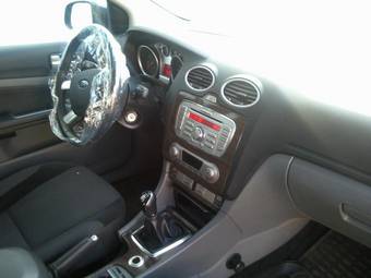 2008 Ford Focus Pictures