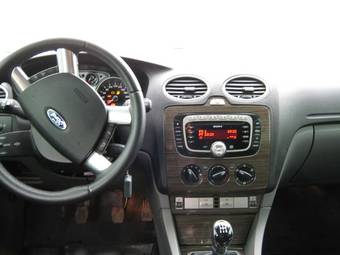 2008 Ford Focus Pictures