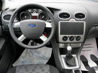 2009 Ford Focus Pictures