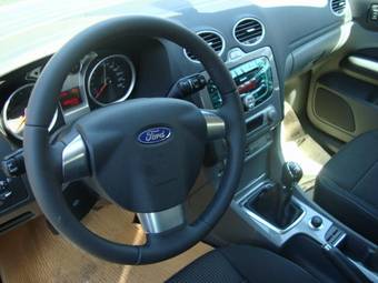 2009 Ford Focus Photos