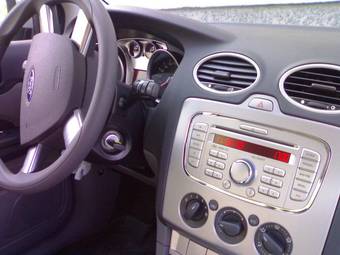 2009 Ford Focus Pictures