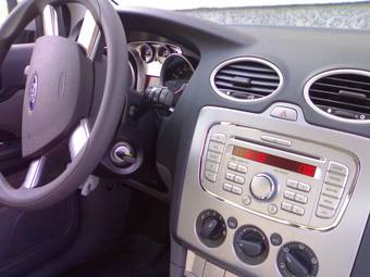 2009 Ford Focus Pictures