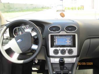2009 Ford Focus Pictures