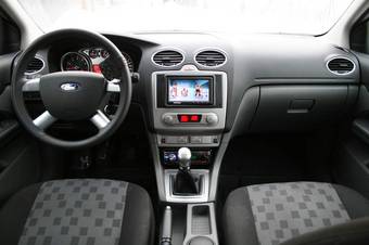 2009 Ford Focus Images