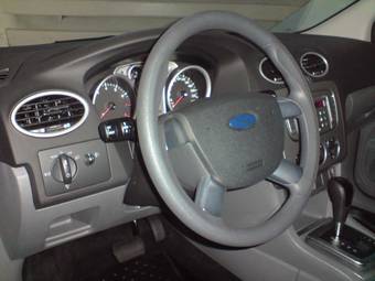 2009 Ford Focus Pictures