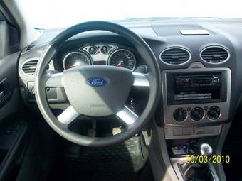 2009 Ford Focus Images