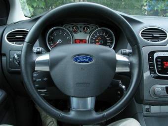 2009 Ford Focus Pictures