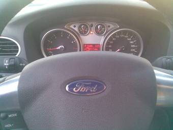 2009 Ford Focus Images