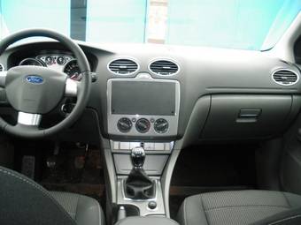 2009 Ford Focus Pictures