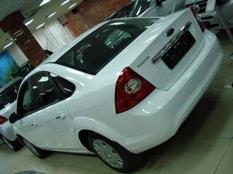 2009 Ford Focus Pictures