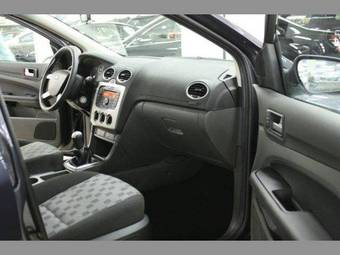 2009 Ford Focus Pictures