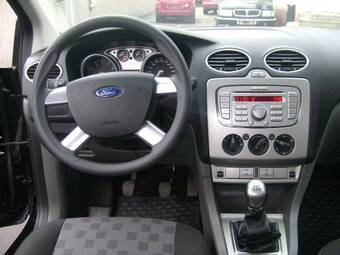 2009 Ford Focus Photos
