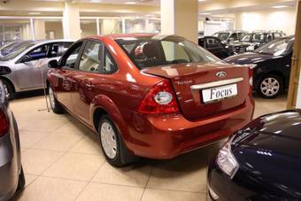 2010 Ford Focus Photos