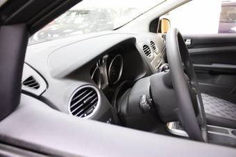 2010 Ford Focus Photos