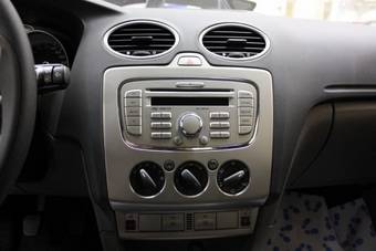 2010 Ford Focus Pictures