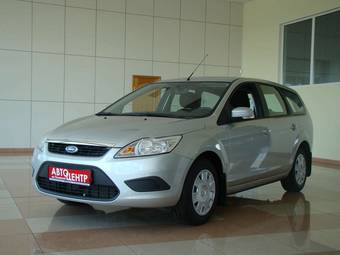 2010 Ford Focus Photos