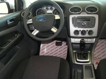 2010 Ford Focus Wallpapers
