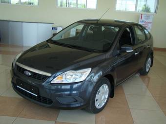 2010 Ford Focus Photos