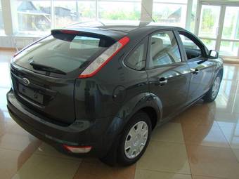 2010 Ford Focus Photos