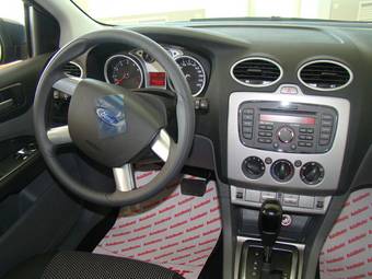 2010 Ford Focus Wallpapers