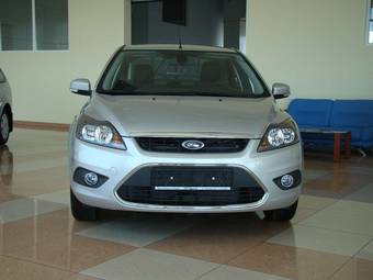 2010 Ford Focus Photos