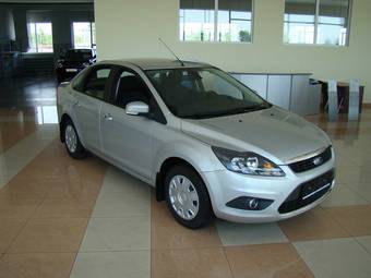 2010 Ford Focus Photos
