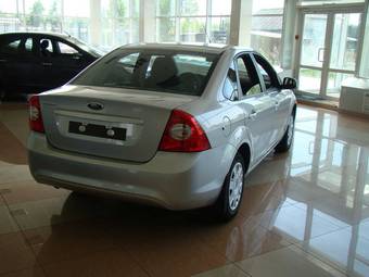 2010 Ford Focus Pictures
