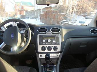 2010 Ford Focus Wallpapers